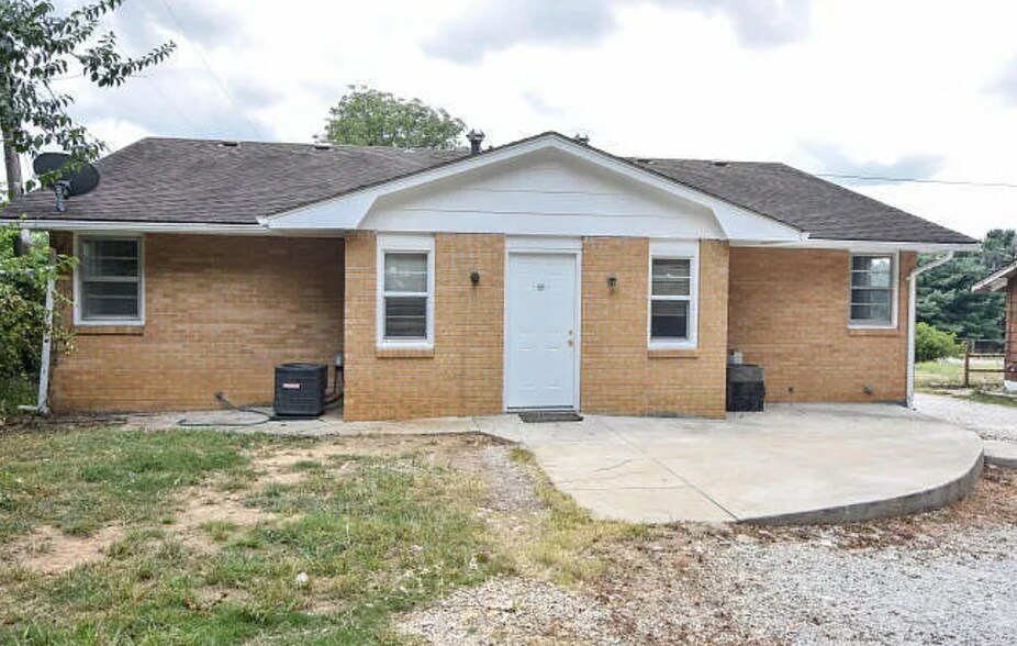 Building Photo - 2407 Clark Ln