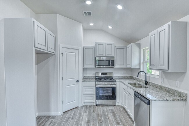 Building Photo - 928 Varenna Ct