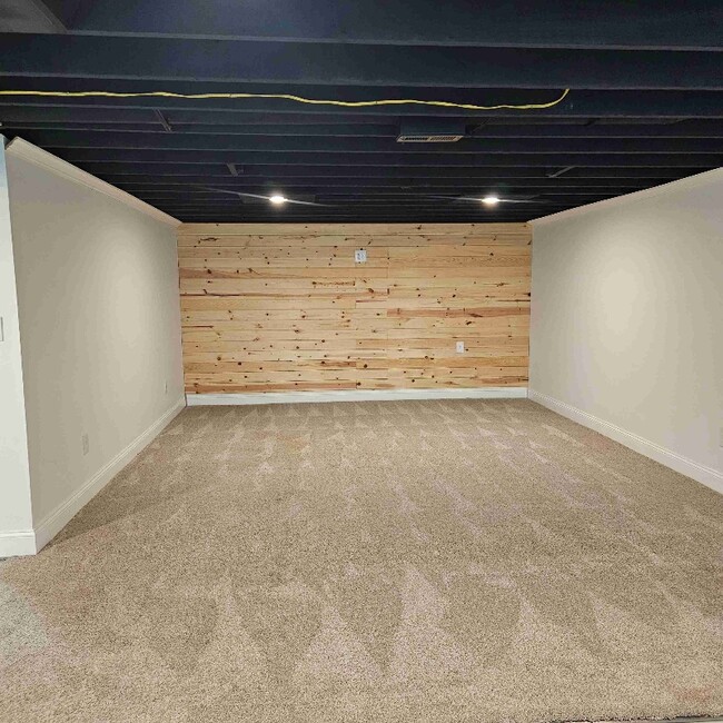 Building Photo - 3044 Willow Bend Dr