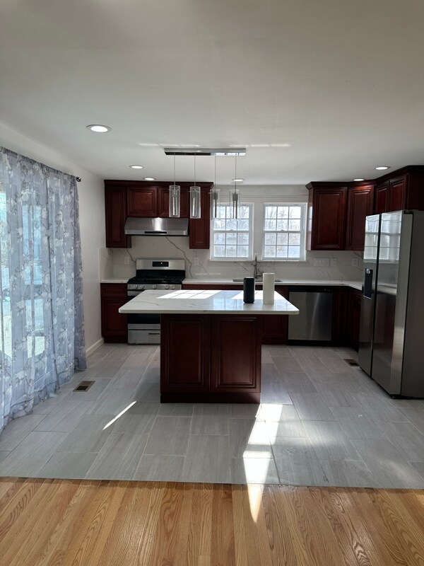 Building Photo - 11 Sherbrooke Ave