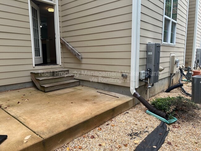 Building Photo - 2805 Plumfield Pl