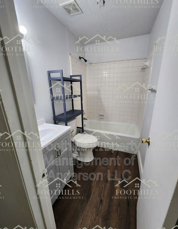 Building Photo - 3910 Seminole Ave