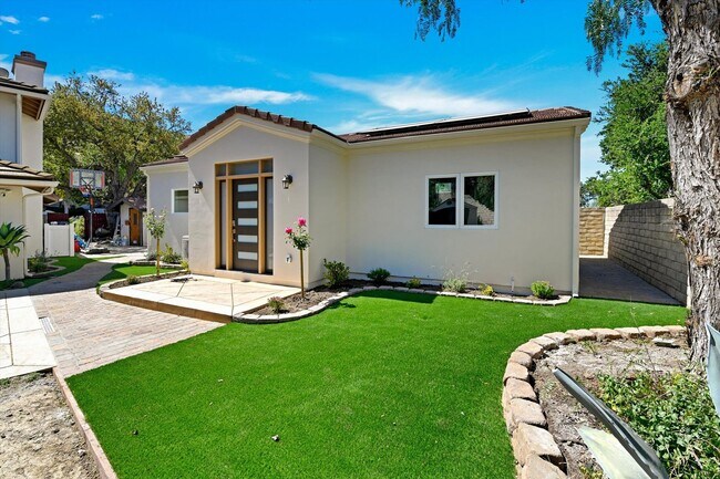 Building Photo - $3,549/mo – Brand-New 2 Bed / 2 Bath Private ADU – Agoura Hills | 800 Sq Ft