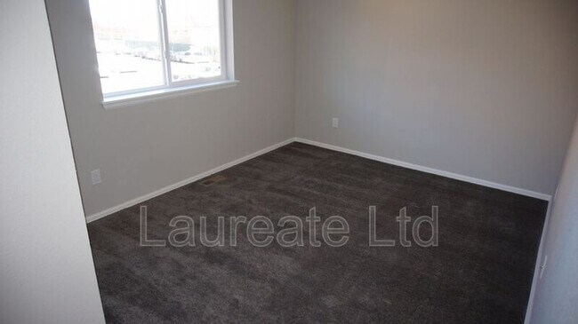 Building Photo - 2995 W Yale Ave