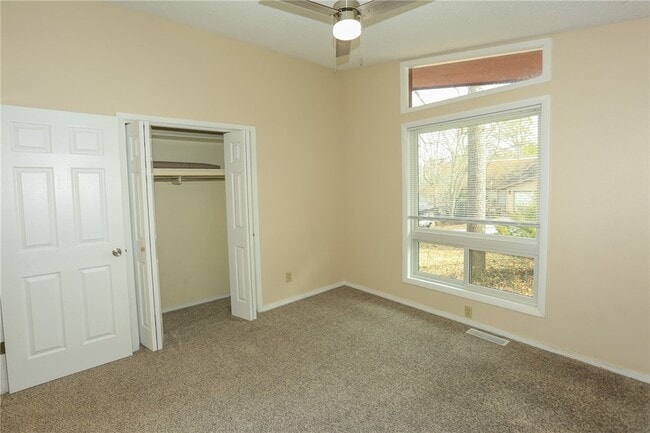 Building Photo - 39 Sheneman Dr