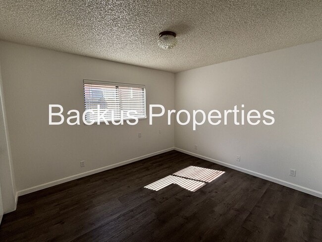 Building Photo - Wonderful Three bedroom Home in Greenfield