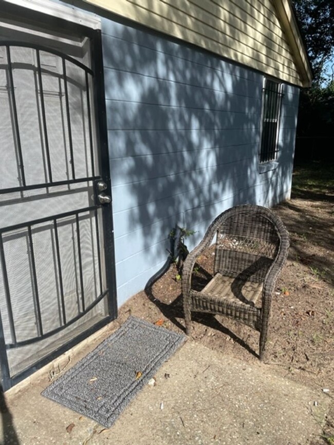 Building Photo - Charming Ranch Duplex in Central Charleston