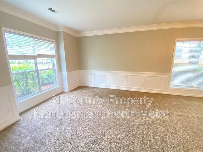 Building Photo - 550 Elgaen Ct