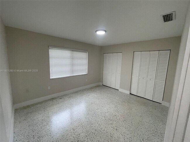 Building Photo - 1129 SW 11th Ave