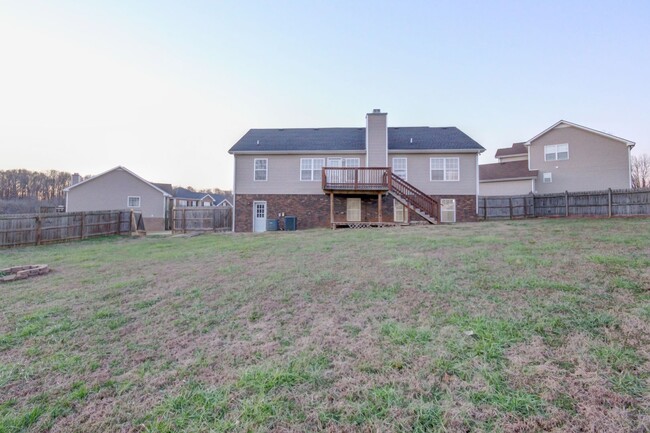 Building Photo - 5 Bedroom ready to move in!!