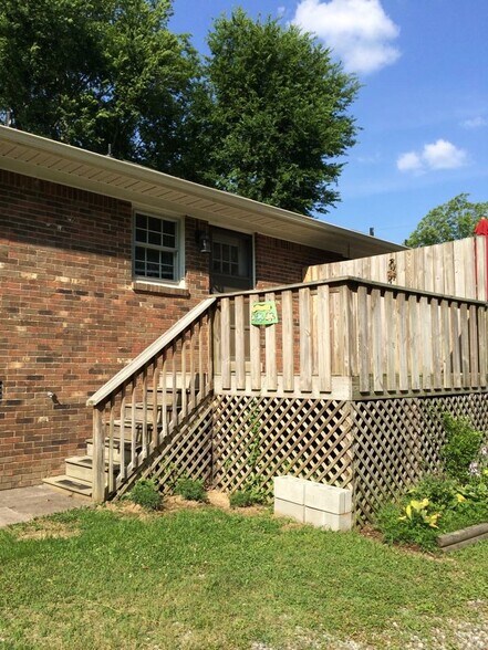 Building Photo - 215 Navaho Trl