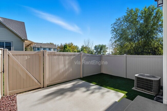 Building Photo - 1901 W 1020 N