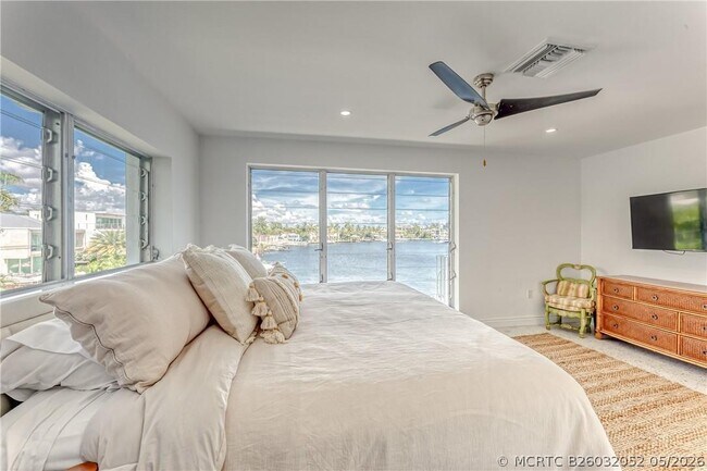 Building Photo - 2717 Yacht Club Blvd