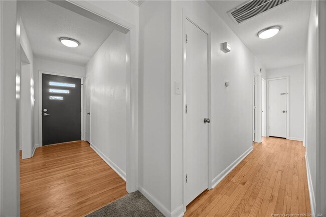 Building Photo - 5419 Laramie Ct