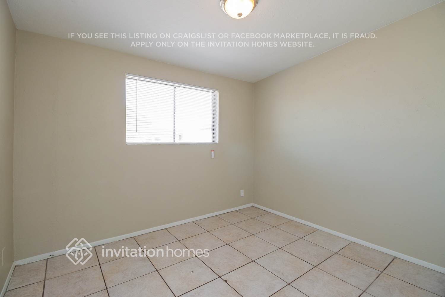 Building Photo - 449 S Stewart