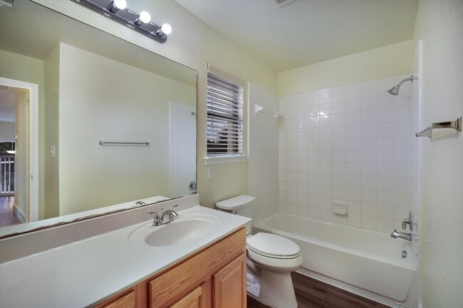 Building Photo - Move-In Ready 5-Bedroom With New Vinyl Floors