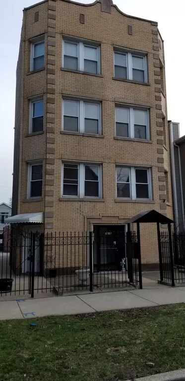 Building Photo - 2839 W Nelson St