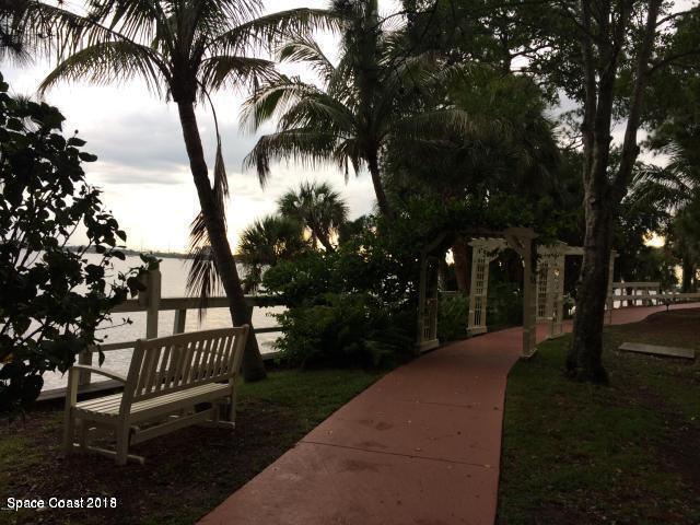 Building Photo - 225 S Tropical Trail