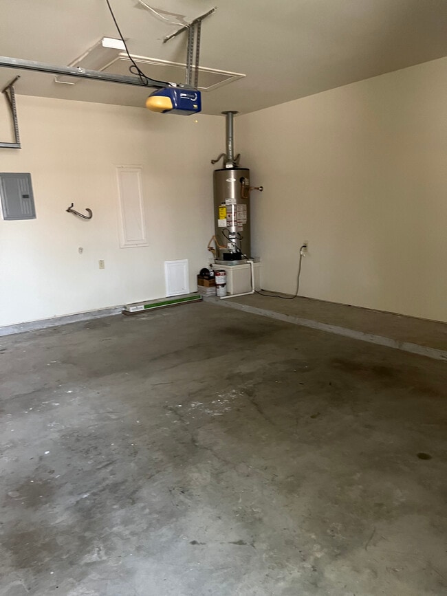 Building Photo - 3130 Dos Reales Loop