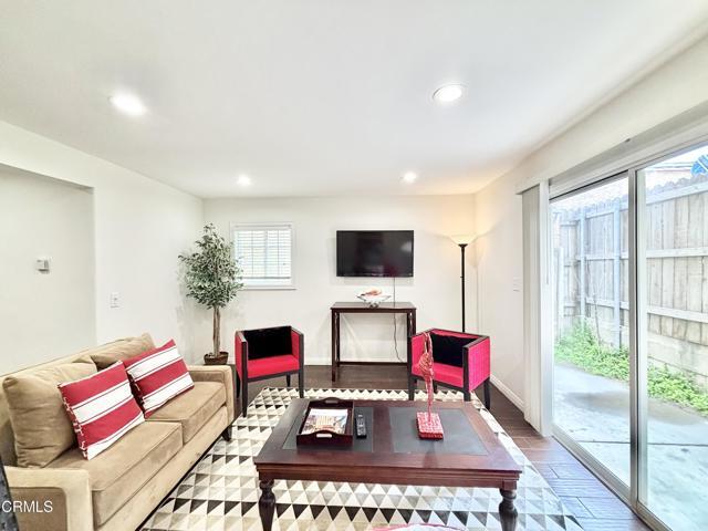 Building Photo - 113 Los Robles St