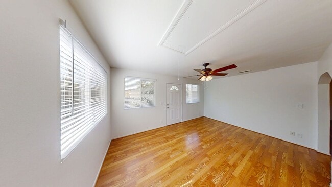 Building Photo - Peacock Valley HOA 2 Bedroom 1 Bathroom  5...