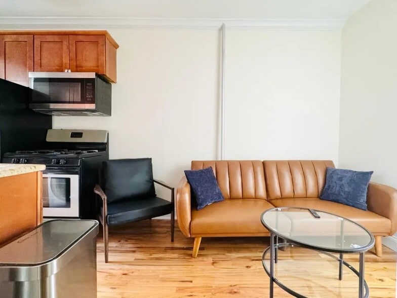 Primary Photo - Furnished room/NOT APARTMENT