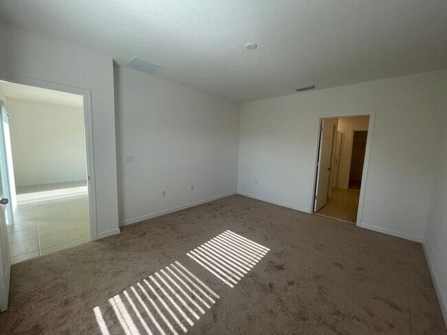 Building Photo - 2007 Handsome Hl Ln