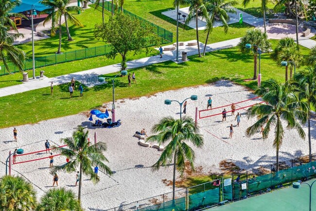 Building Photo - 601 Biscayne Blvd