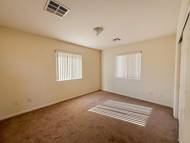 Building Photo - 29 Palms Home