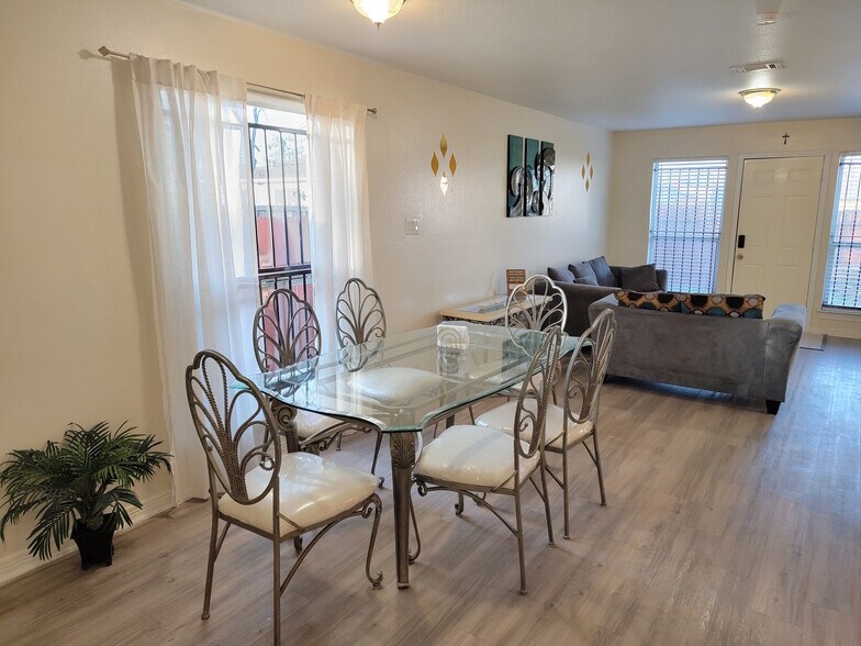 Building Photo - 3807 Lydia St