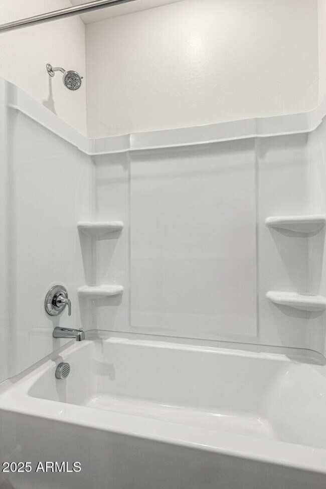 Building Photo - 21135 E Arrowhead Trail