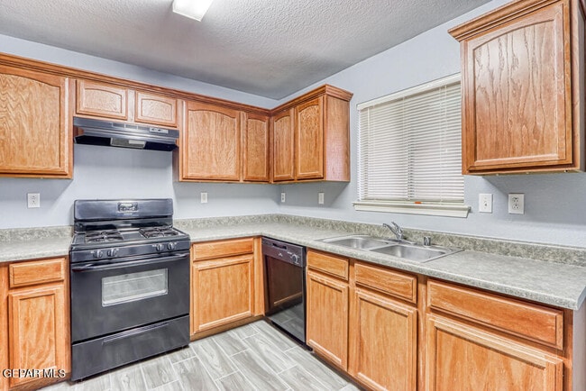 Building Photo - 14310 Gil Reyes Dr