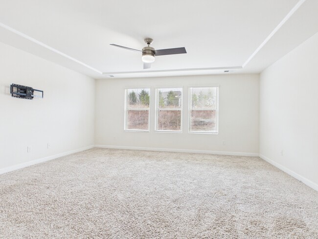 Building Photo - 3941 Woodland View Dr