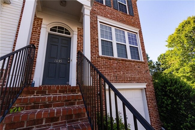 Building Photo - 1035 Thornborough Dr