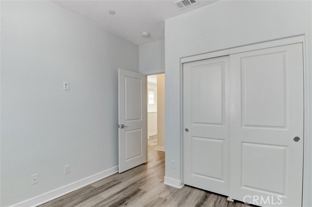 Building Photo - 535 Embrook