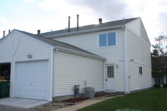 Building Photo - 367 Meadow Green Ln