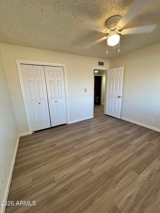 Building Photo - 711 N Oracle Cir