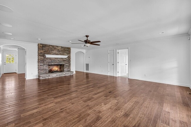 Building Photo - 4861 Bethesda Rd