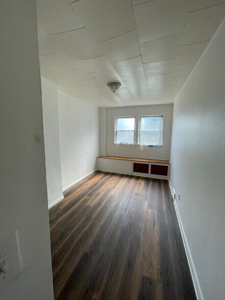 Building Photo - 3610 E 139th St