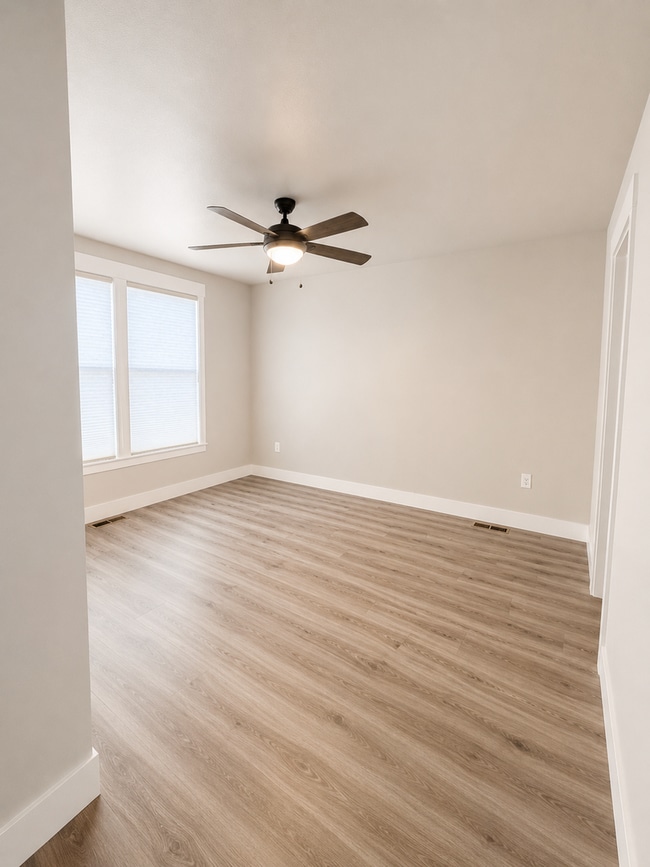 Building Photo - 6033 Farmstead Ave