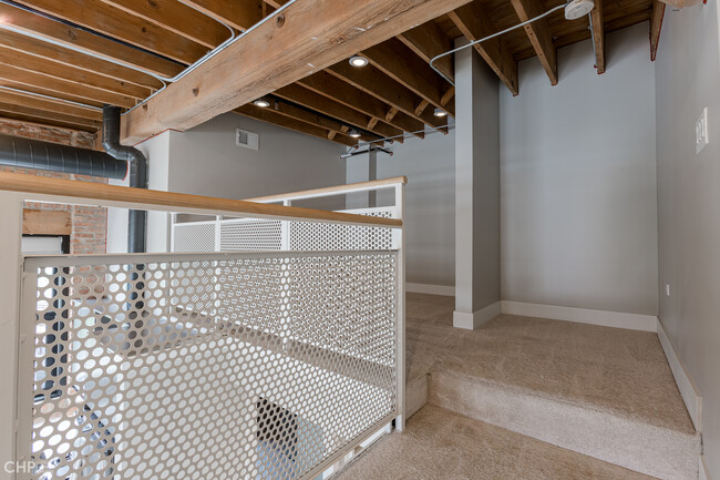 Building Photo - 729 N Sangamon St