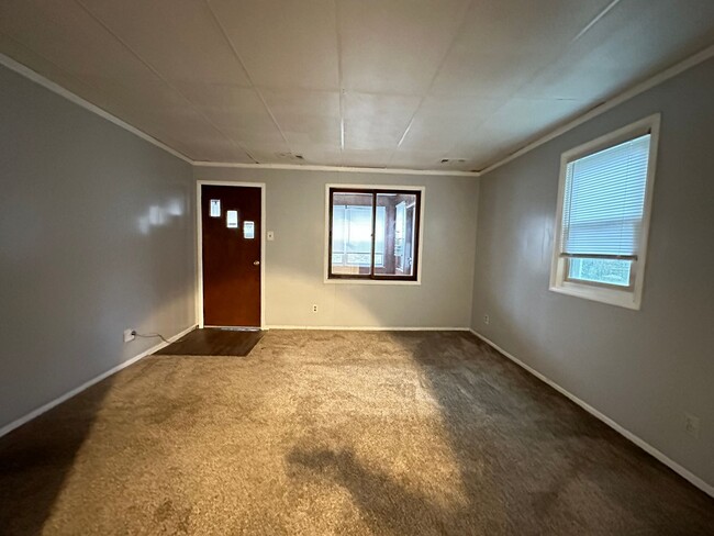 Building Photo - Move-In Special FREE DECEMBER 2024 Rent- C...