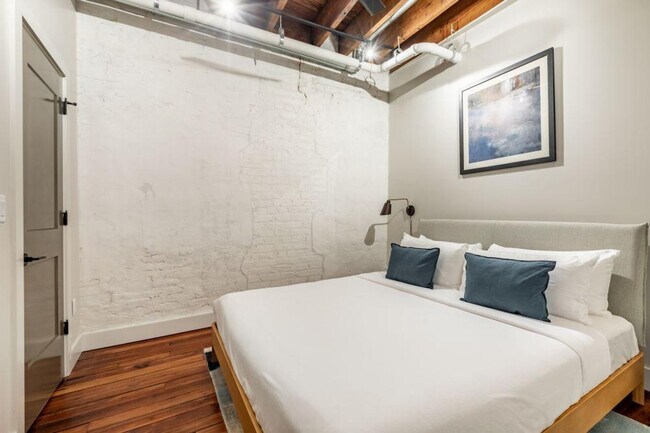 Building Photo - 315 Girod St