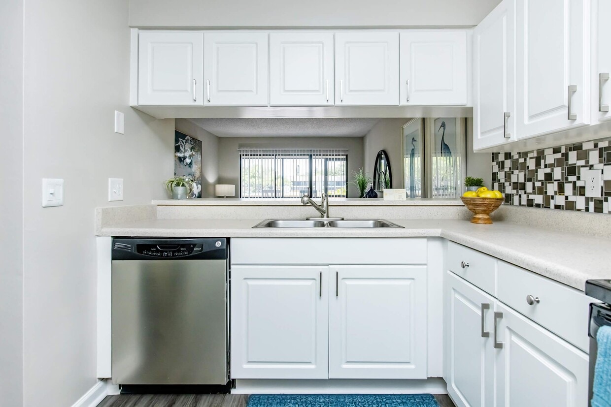 Solana Vista Apartments - 5801 Fishermans Dr Bradenton FL 34209 | Apartment  Finder