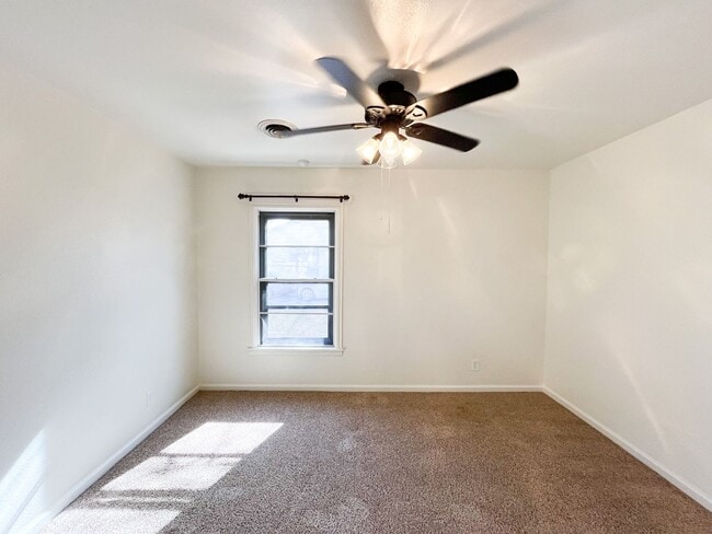 Building Photo - Available NOW!!!! Beautiful 3 bedroom, 2 bath home with covered patio and fenced yard.