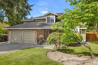 Building Photo - Beautiful home with 5 beds, 3.5 baths for ...