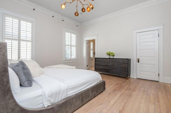 Building Photo - 242 Haralson Ave NE