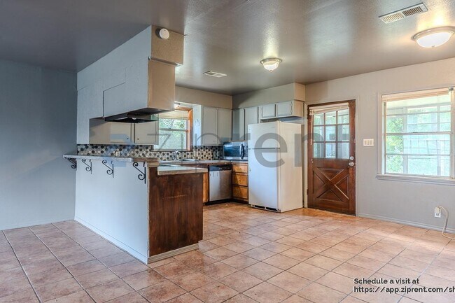 Building Photo - 7515 Carl Rd Ext