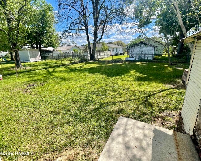 Building Photo - 135 Oswald St