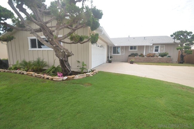 Building Photo - 2657 Gobat Ave